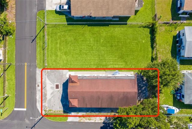 2 of 8 - 2994 Nw 46th Street, Miami, FL