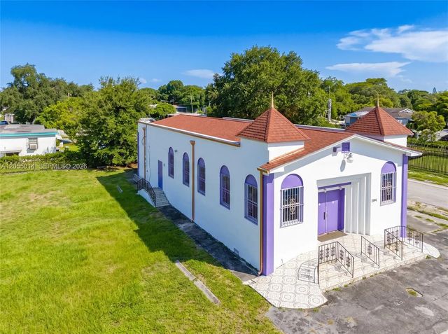 4 of 8 - 2994 Nw 46th Street, Miami, FL