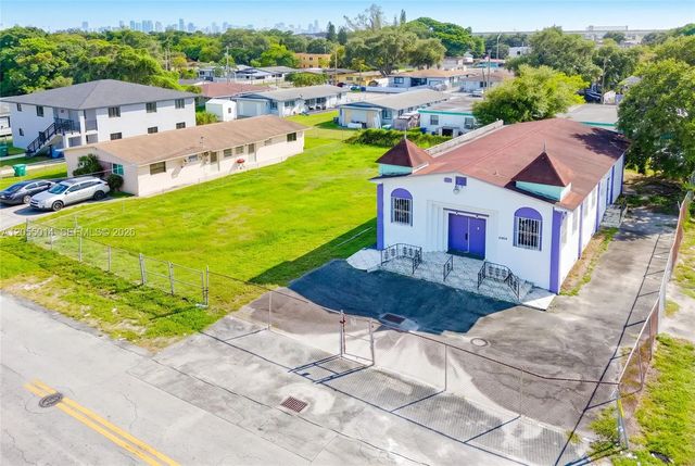 5 of 8 - 2994 Nw 46th Street, Miami, FL