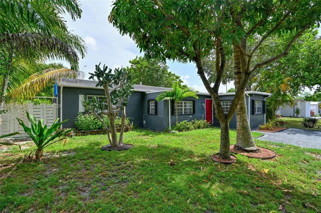 3 of 45 - 76 Ne 170th Street, North Miami Beach, FL