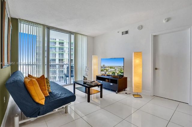 2 of 25 - 1750 N Bayshore Drive #2911, Miami, FL