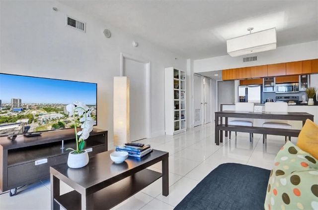 3 of 25 - 1750 N Bayshore Drive #2911, Miami, FL