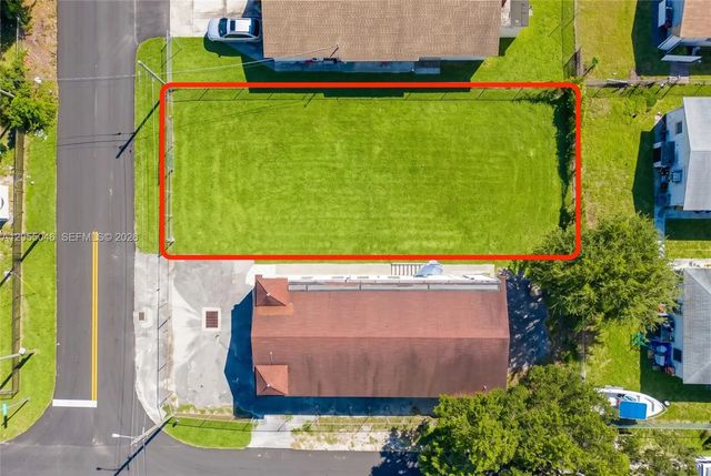 2 of 3 - 2990 Nw 48th Street, Miami, FL