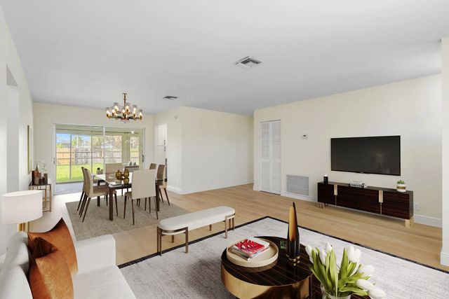5 of 98 - 722 Se Arton Lane, Port St. Lucie, FL
