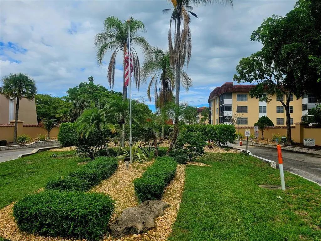 4172 Inverrary Drive #410, Lauderhill