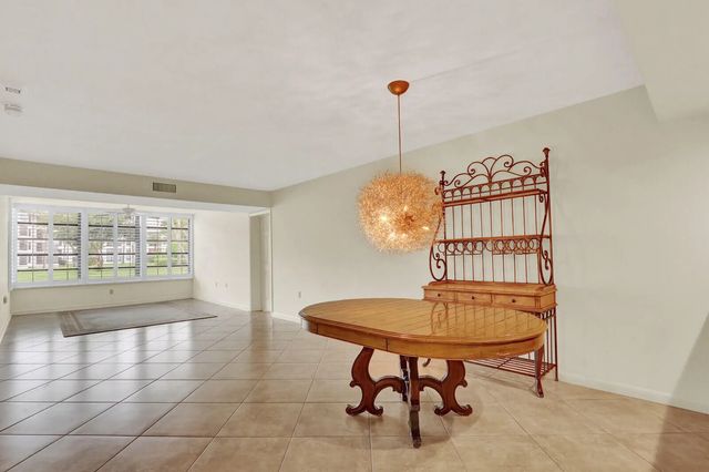 5 of 37 - 3636 Whitehall Drive #105, West Palm Beach, FL