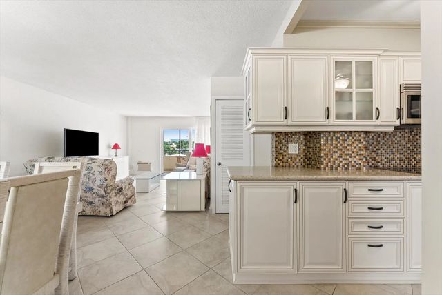 220 Kings Point Drive #210, Sunny Isles Beach