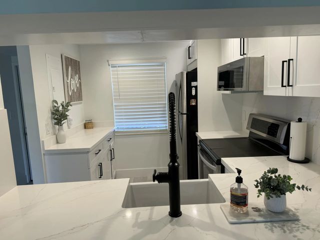 4 of 14 - 10001 Winding Lake Road #106, Sunrise, FL