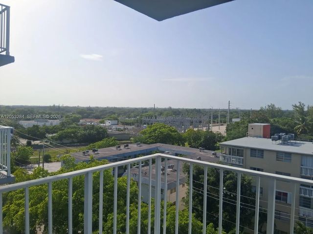 2 of 5 - 1470 Ne 125th Terrace #812, North Miami, FL