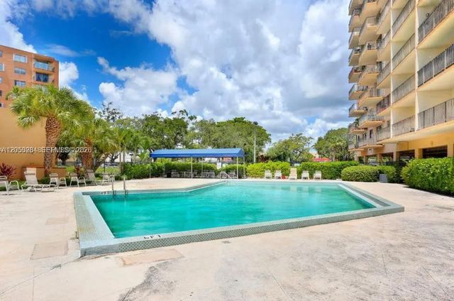 4 of 5 - 1470 Ne 125th Terrace #812, North Miami, FL