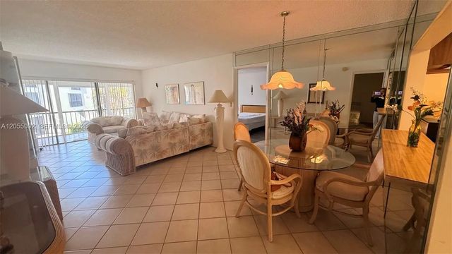 5 of 36 - 303 Racquet Club Road #206, Weston, FL