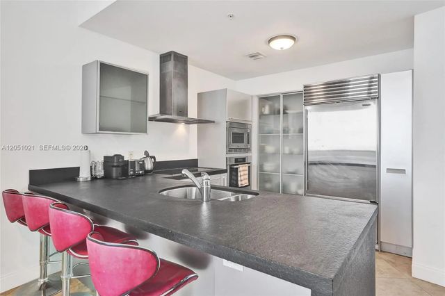 5 of 46 - 18201 Collins Avenue #4705, Sunny Isles Beach, FL