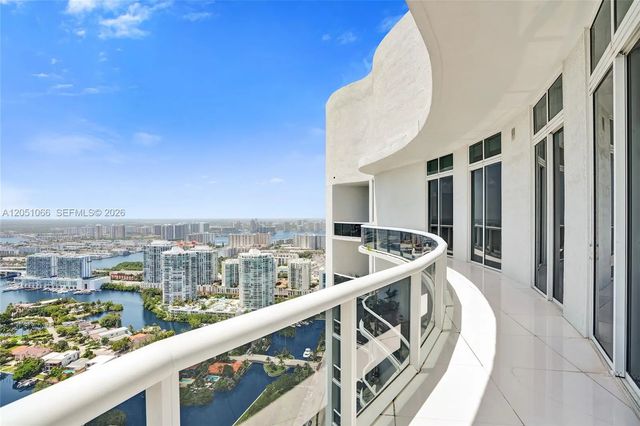 3 of 35 - 16001 Collins Avenue #4305, Sunny Isles Beach, FL