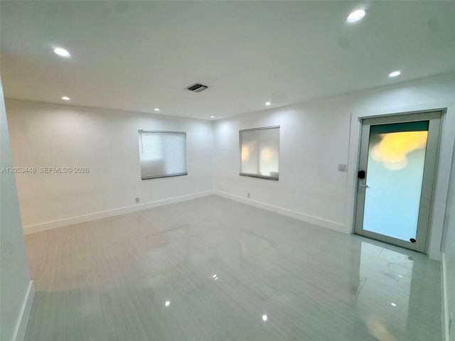5 of 29 - 105-107 Ne 30th Court, Wilton Manors, FL