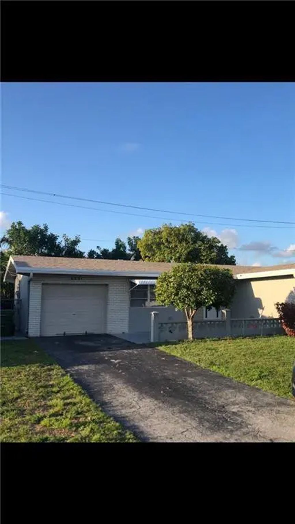 8851 Nw 15th Court, Pembroke Pines