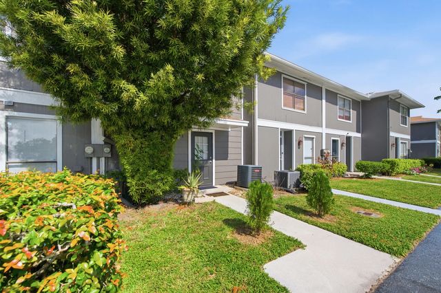 3 of 30 - 799 Hill Drive #e, West Palm Beach, FL