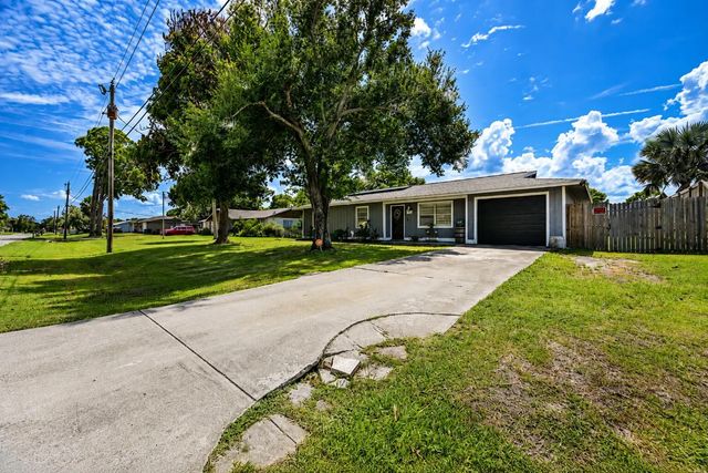 5 of 39 - 4703 Myrtle Drive, Fort Pierce, FL