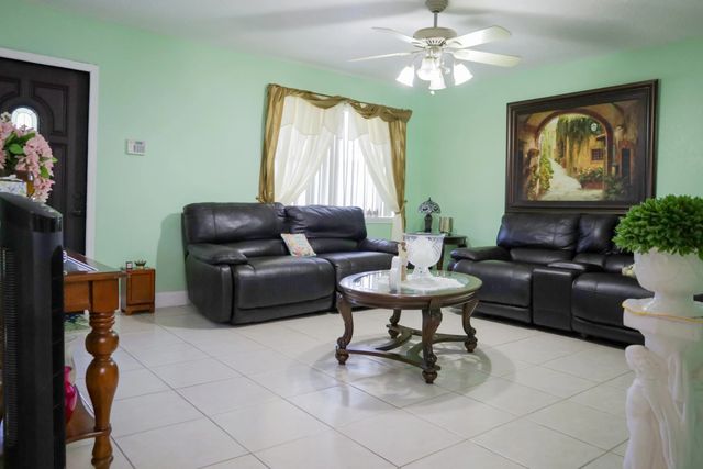 4 of 20 - 3335 10th Avenue N, Palm Springs, FL