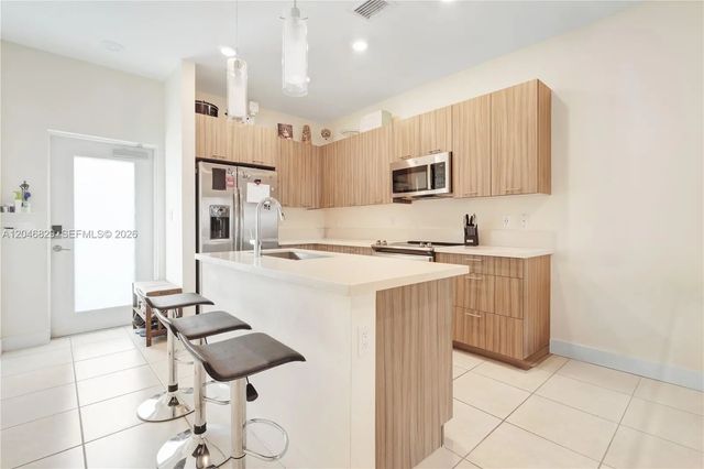 2 of 35 - 4636 Nw 84th Avenue #22, Doral, FL