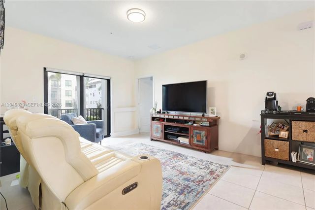3 of 35 - 4636 Nw 84th Avenue #22, Doral, FL