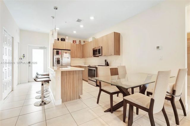 4 of 35 - 4636 Nw 84th Avenue #22, Doral, FL