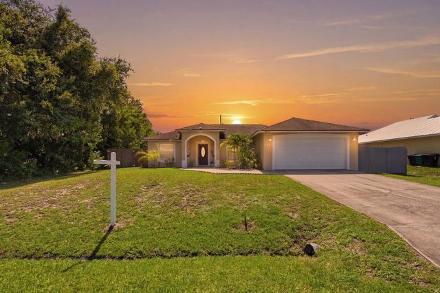 2674 Sw Abelard Street, Port St. Lucie