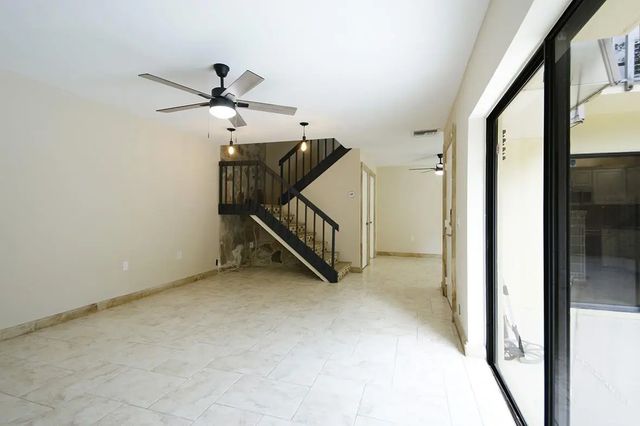 5 of 38 - 1700 Embassy Drive #apt 402, West Palm Beach, FL