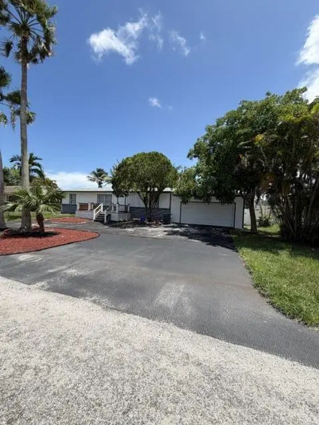 3 of 15 - 3040 Tropical Trail, Lake Worth, FL