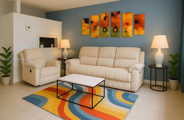 2 of 10 - 901 Sw 11th Avenue #4h, Hallandale Beach, FL