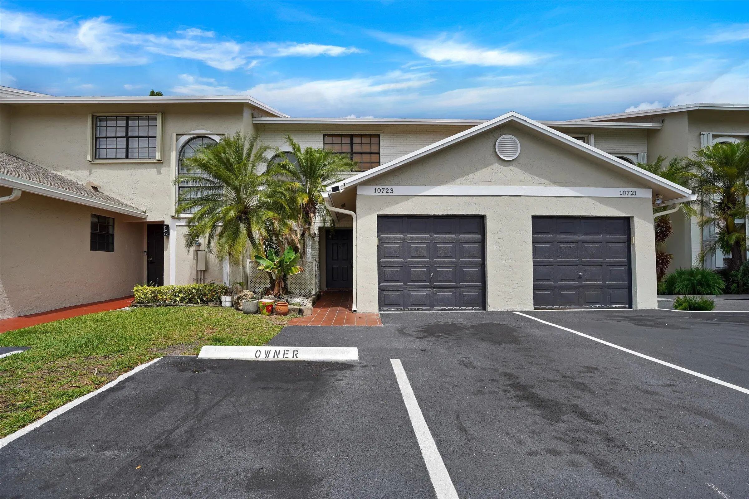 10723 Nw 11th Street #10723, Pembroke Pines