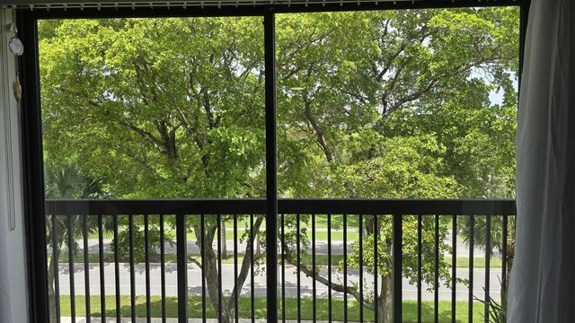 3 of 35 - 4965 E Sabal Palm Boulevard #403, Tamarac, FL
