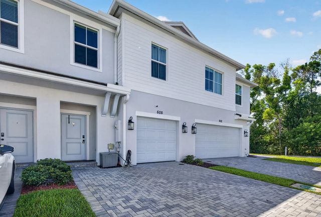2 of 40 - 608 Ne Waters Edge Lane, Port St. Lucie, FL