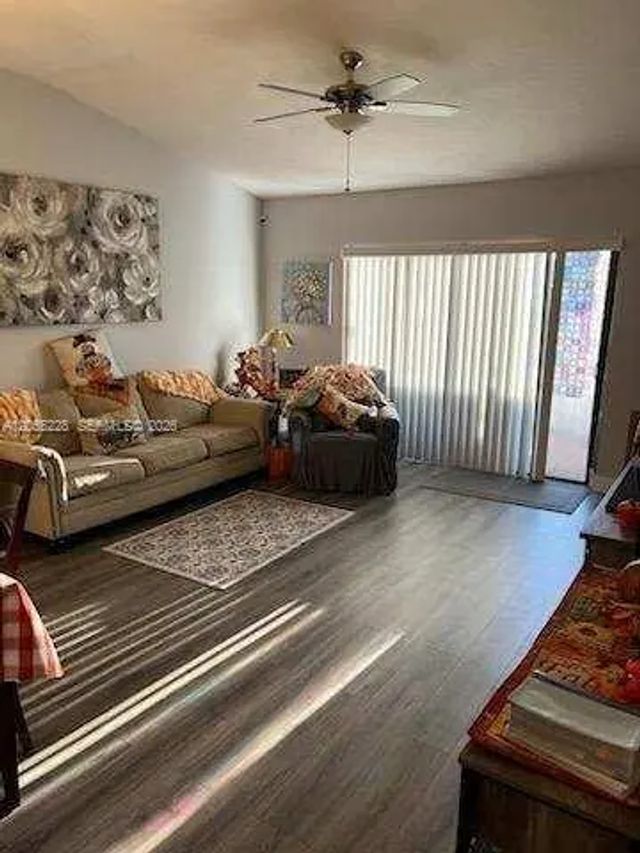 11699 Nw 11th Street, Pembroke Pines