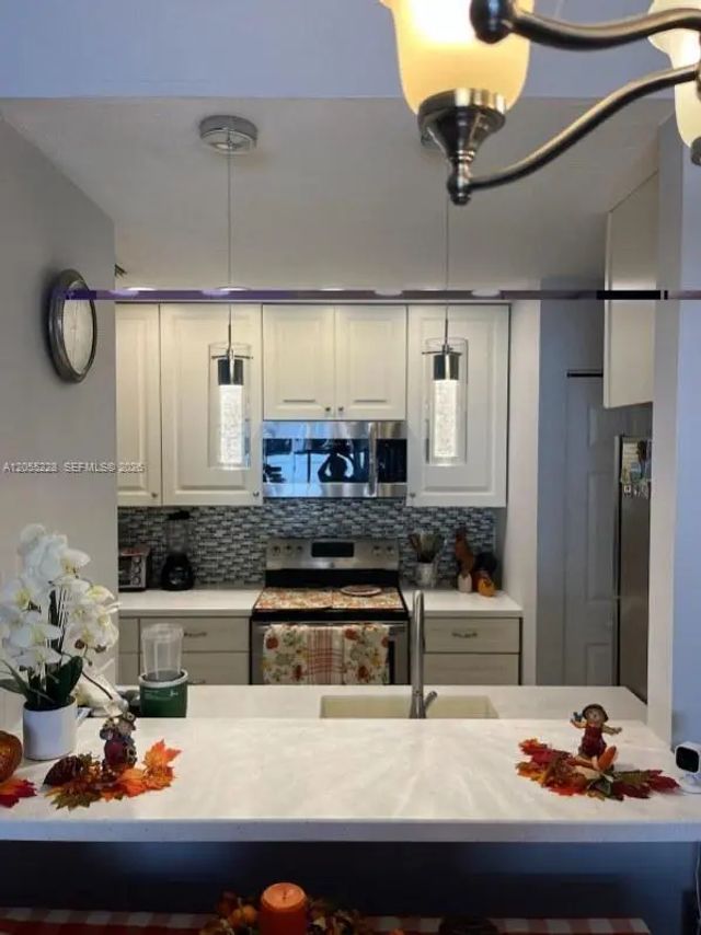 4 of 6 - 11699 Nw 11th Street, Pembroke Pines, FL
