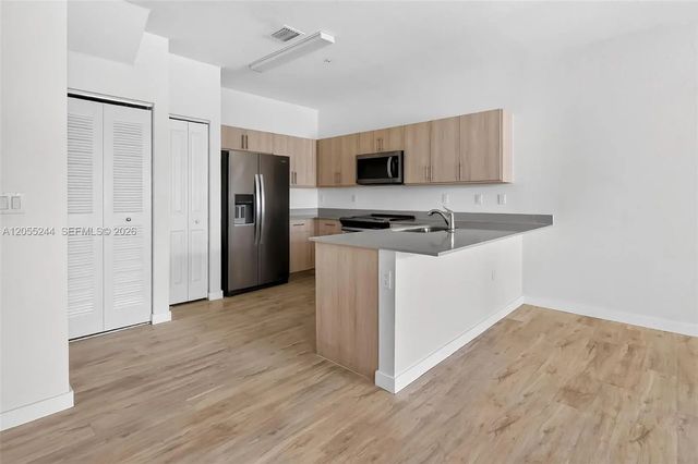 5 of 24 - 15650 Sw 136th Street #212, Miami, FL
