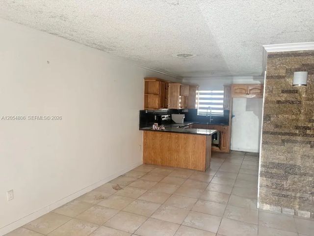2 of 2 - 2332 W 56th Street #7, Hialeah, FL