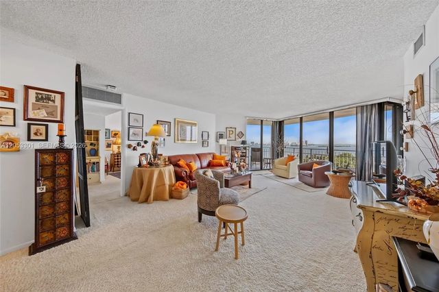 4000 Towerside Terrace #1210, Miami
