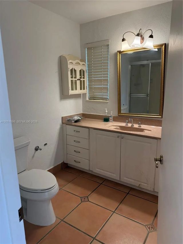 4 of 33 - 10601 Sw 96th Street, Miami, FL