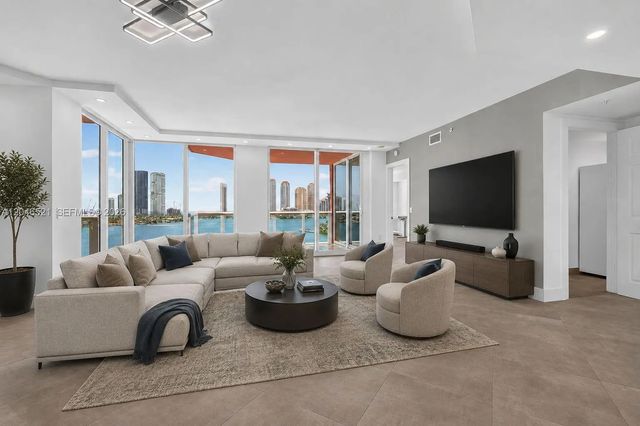 3370 Hidden Bay Drive #1212, Aventura