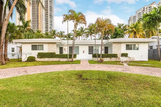 5 of 10 - 18815 Atlantic Boulevard, Sunny Isles Beach, FL