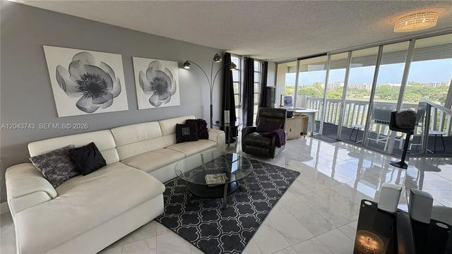 6901 Environ Boulevard #6c, Lauderhill
