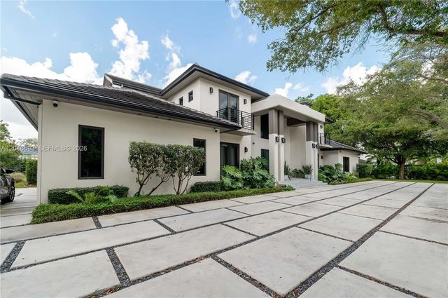 3 of 52 - 11200 Sw 60th Avenue, Pinecrest, FL
