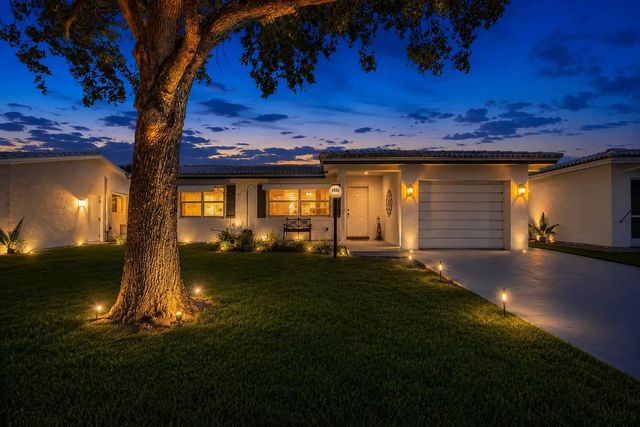 8960 Nw 12th Place, Plantation