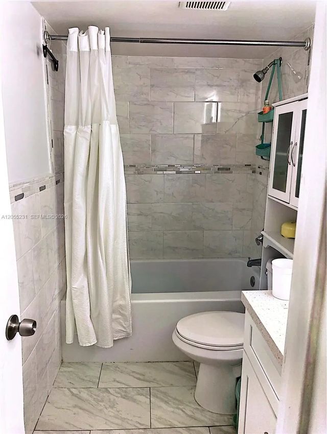 5 of 10 - 2570 W 67th Place #12-2, Hialeah, FL