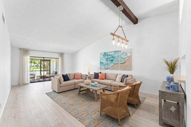 5 of 24 - 1024 Green Pine Boulevard #i, West Palm Beach, FL