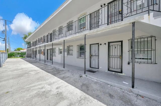 6901 Nw 8th Avenue, Miami