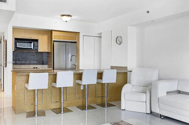 5 of 21 - 1830 S Ocean Drive #2609, Hallandale Beach, FL