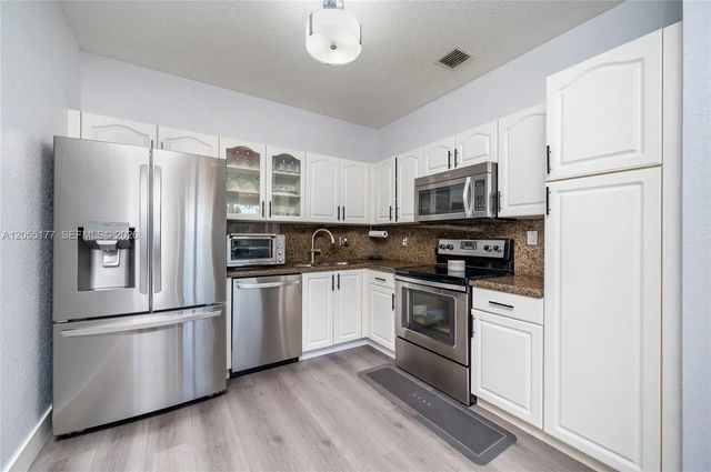 3 of 21 - 16840 Sw 1st Manor #16840, Pembroke Pines, FL