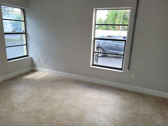 5 of 15 - 6383 10th Avenue N, Greenacres, FL