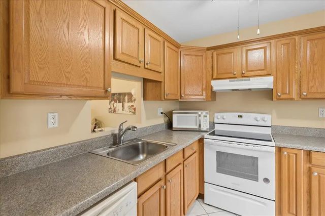 5 of 33 - 4321 Nw 16th Street #c202, Lauderhill, FL